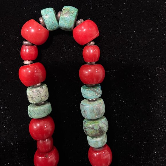 Vintage Turquouise and Red Bead Necklace - Picture 4 of 5